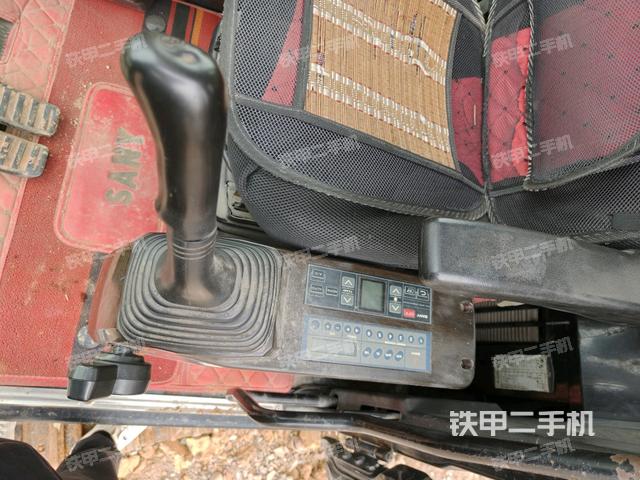 座椅后部(駕駛室部分) 座椅后部(駕駛室部分)