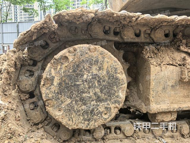 右驅(qū)動(dòng)輪（行走機(jī)構(gòu)）