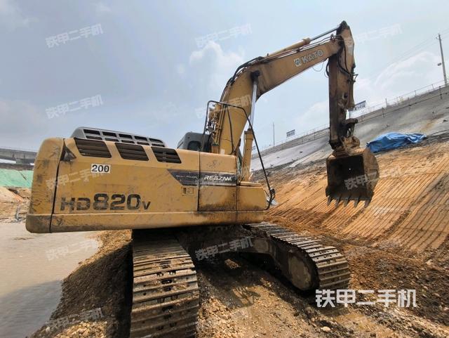 整機(jī)右后45°(整機(jī)外觀) 整機(jī)右后45°(整機(jī)外觀)