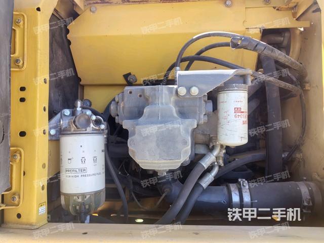 液壓泵艙室正面整體（整機(jī)外觀）