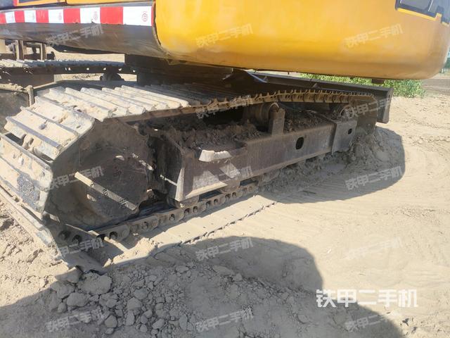 右側(cè)履帶整體?（行走機(jī)構(gòu)）