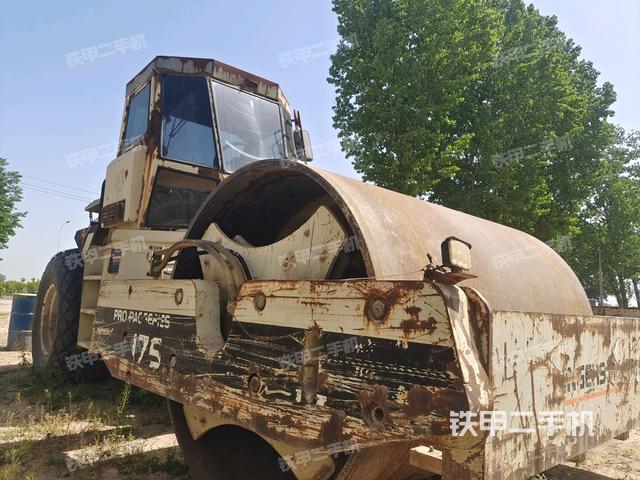 右前45°（壓路機(jī)整機(jī)外觀）