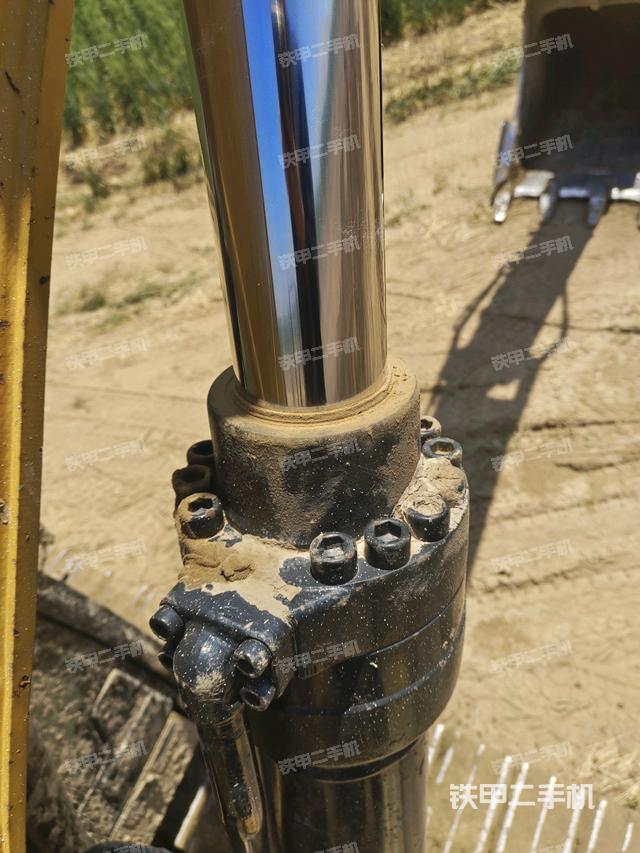 大臂油缸整體?豎拍(工作和回轉(zhuǎn)裝置) 大臂油缸整體?豎拍(工作和回轉(zhuǎn)裝置)