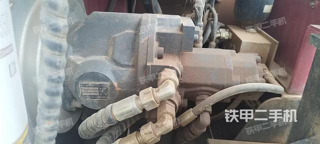 回轉(zhuǎn)馬達和主控閥（整機外觀）