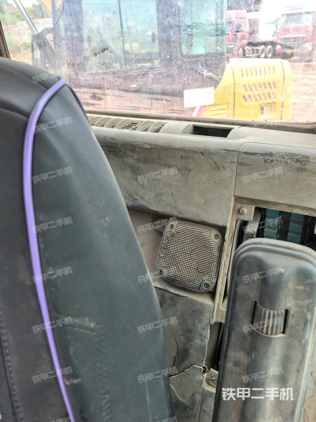 后窗玻璃角標(biāo)(駕駛室部分) 后窗玻璃角標(biāo)(駕駛室部分)