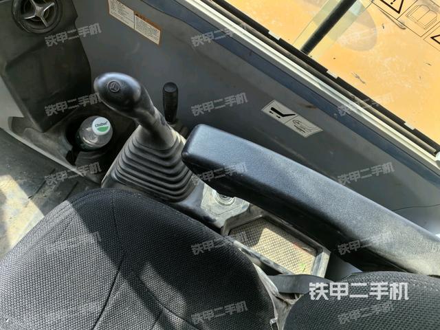 座椅左側(cè)控制臺(tái)/音響/含左手柄（駕駛室部分）