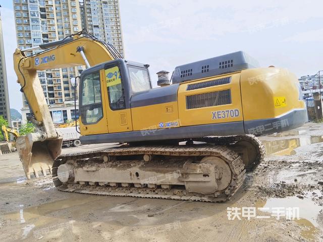 左后45(整機(jī)外觀) 左后45(整機(jī)外觀)