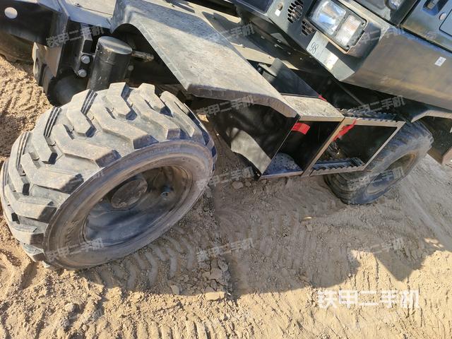 右側(cè)履帶整體?（行走機(jī)構(gòu)）