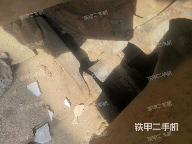 右側(cè)履帶整體（行走機構(gòu)）