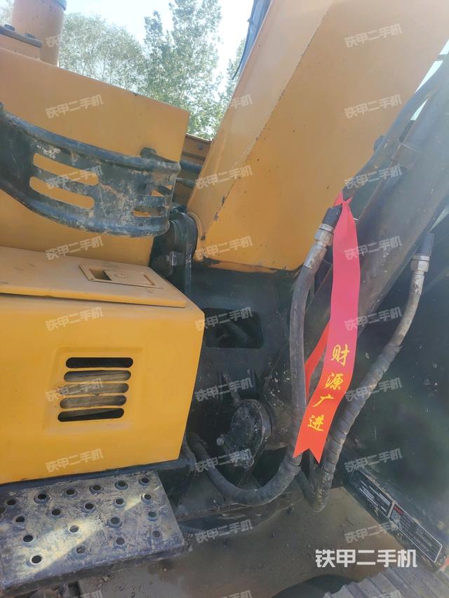 大臂根部?斜（工作和回轉(zhuǎn)裝置）