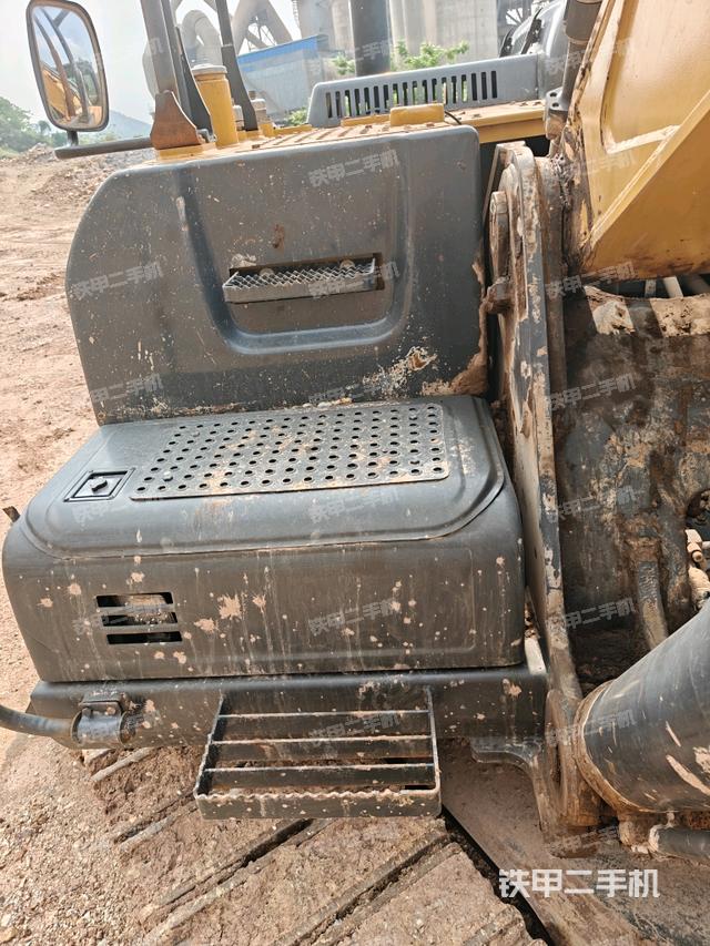 大臂根部?斜視（工作和回轉(zhuǎn)裝置）