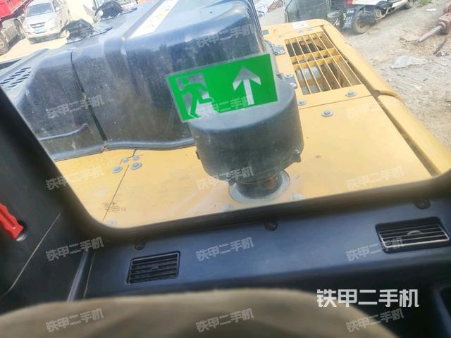 駕駛室左前45度（駕駛室部分）