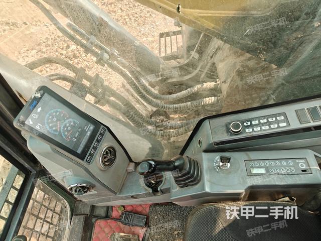 座椅左側(cè)控制臺(tái)/音響/含左手柄（駕駛室部分）