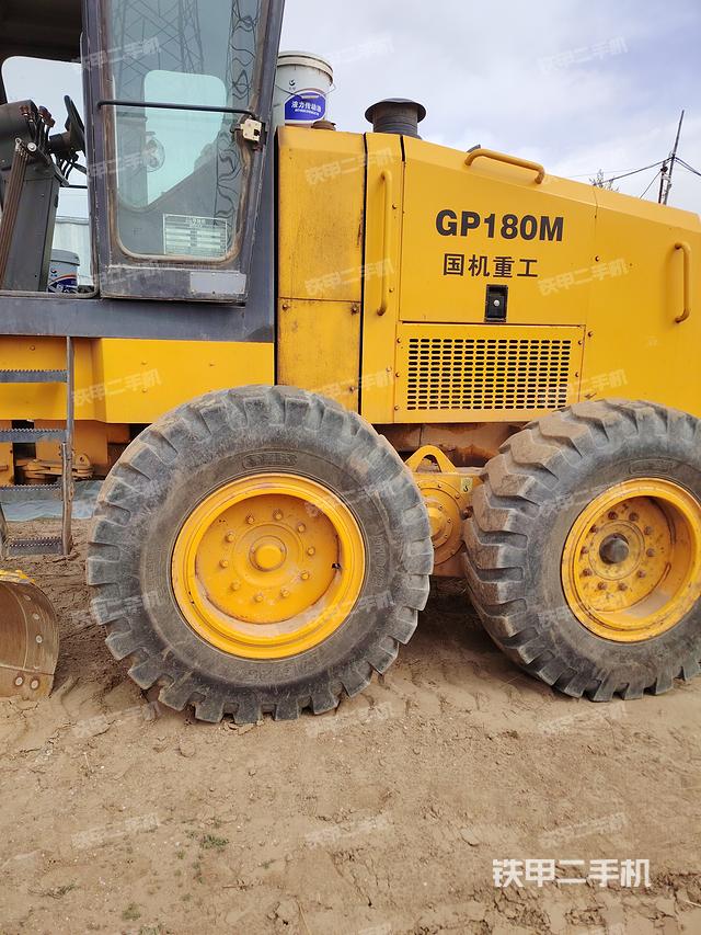 整機(jī)左側(cè)(設(shè)備外觀及核心部件) 整機(jī)左側(cè)(設(shè)備外觀及核心部件)