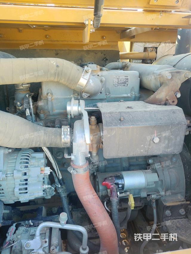 發(fā)動(dòng)機(jī)室（上車部件）