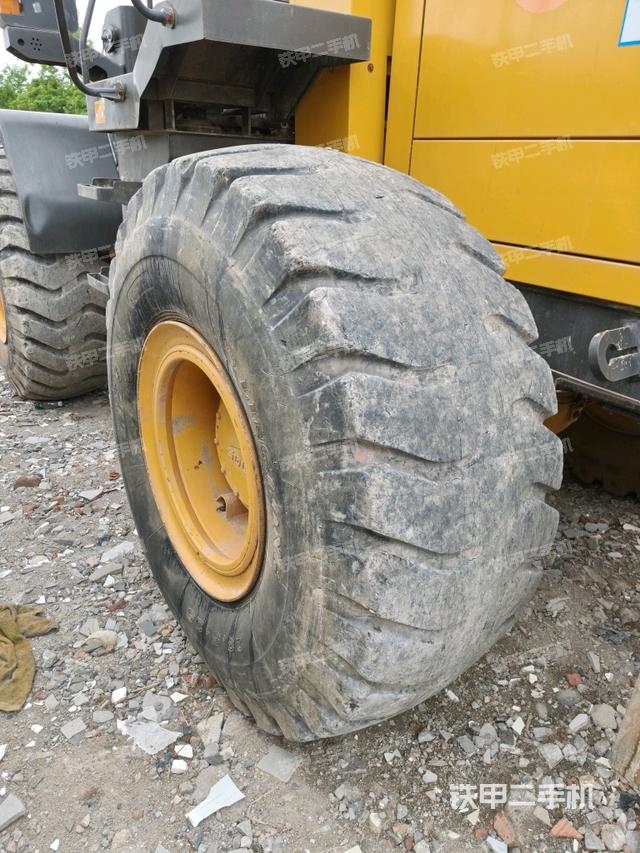 右前輪(行走機構(gòu)) 右前輪(行走機構(gòu))