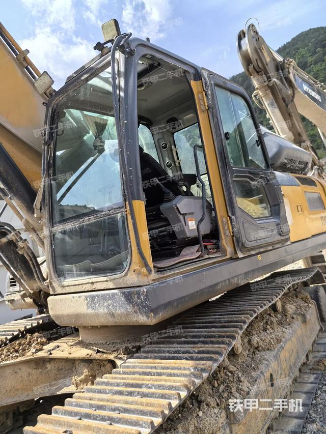 驾驶室整体（整机外观）