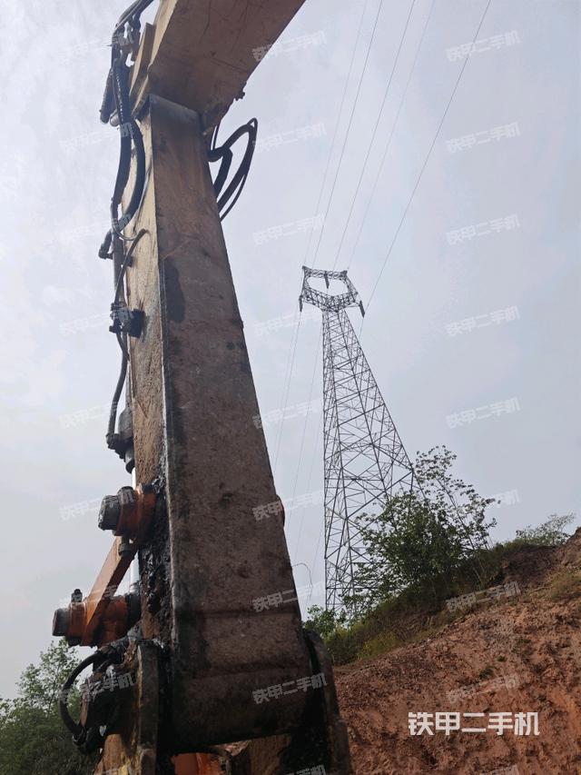 小臂整體左后（工作和回轉裝置）