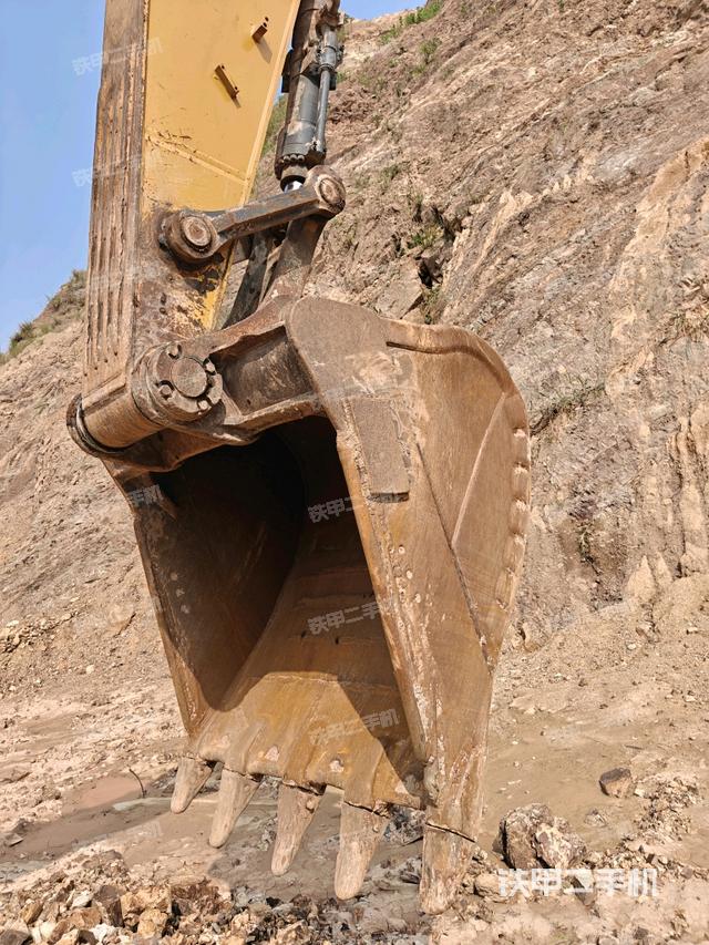 小臂整體左后（工作和回轉(zhuǎn)裝置）