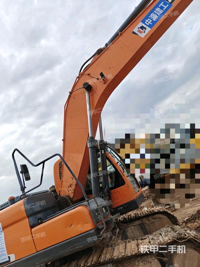 大臂油缸整體?豎拍(工作和回轉(zhuǎn)裝置) 大臂油缸整體?豎拍(工作和回轉(zhuǎn)裝置)