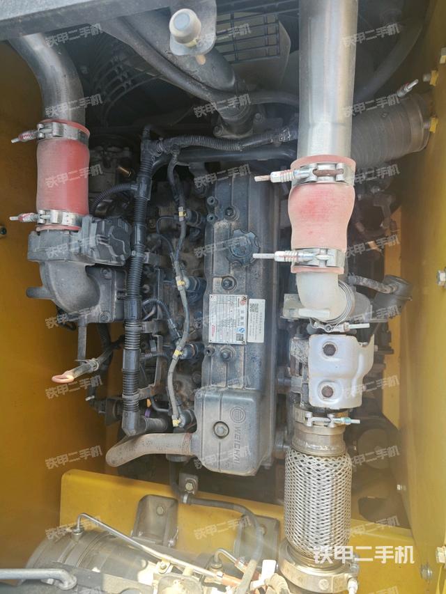 發(fā)動(dòng)機(jī)整體俯視(整機(jī)外觀) 發(fā)動(dòng)機(jī)整體俯視(整機(jī)外觀)