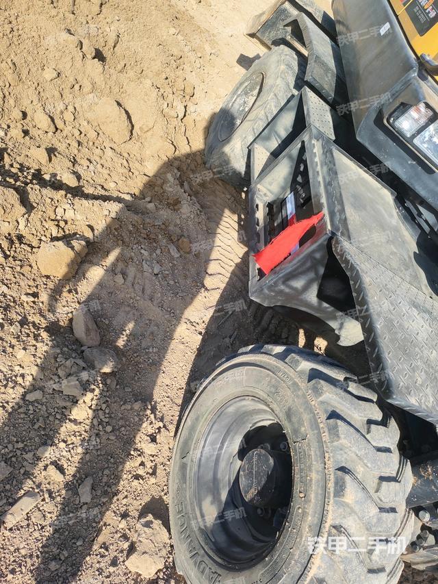 左側(cè)履帶整體?（行走機(jī)構(gòu)）