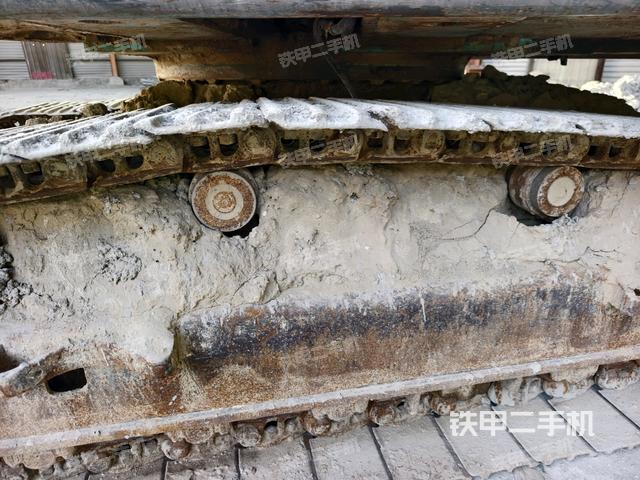 右側(cè)履帶整體(行走機(jī)構(gòu)) 右側(cè)履帶整體(行走機(jī)構(gòu))
