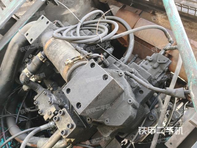 液壓泵斜45?左(大件艙室) 液壓泵斜45?左(大件艙室)