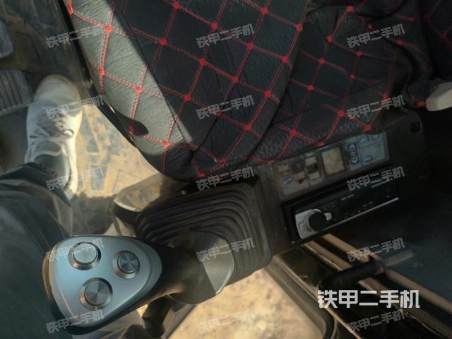 座椅左側(cè)控制臺(tái)/音響/含左手柄（駕駛室部分）