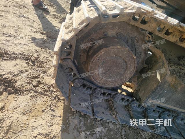 右驅(qū)動(dòng)輪（行走機(jī)構(gòu)）