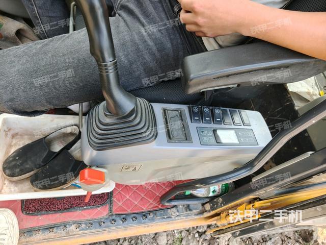 座椅后部（駕駛室部分）