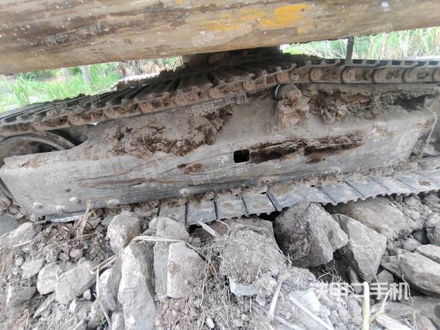 轉(zhuǎn)盤和下車架正前(工作和回轉(zhuǎn)裝置) 轉(zhuǎn)盤和下車架正前(工作和回轉(zhuǎn)裝置)