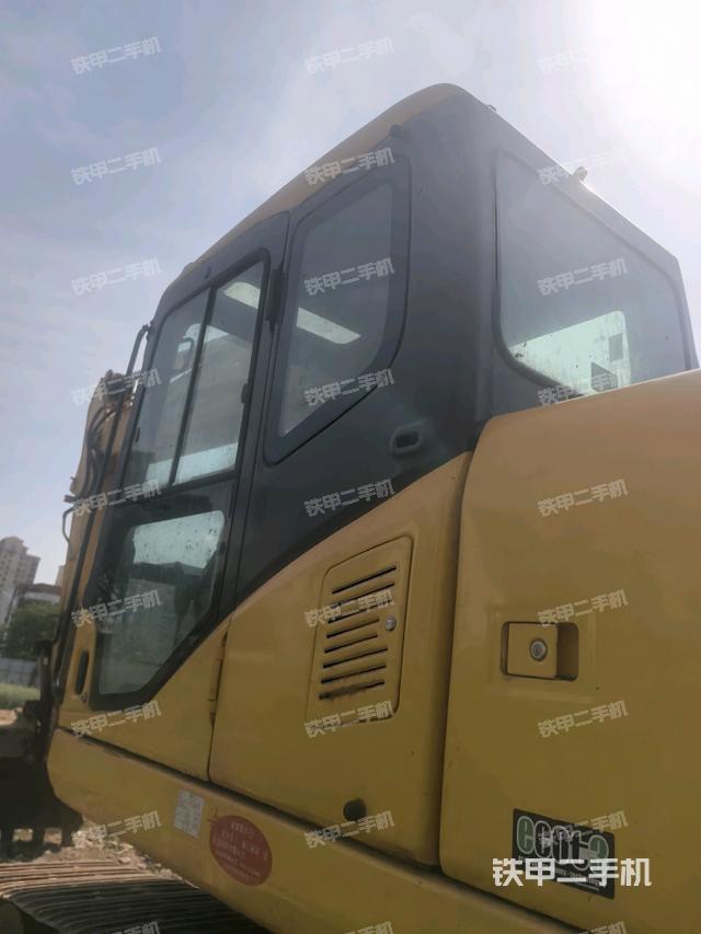 駕駛室左前45度（駕駛室部分）