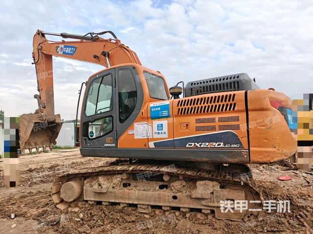 右后45(整機(jī)外觀) 右后45(整機(jī)外觀)