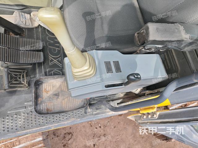 座椅左側控制臺/音響/含左手柄（駕駛室部分）