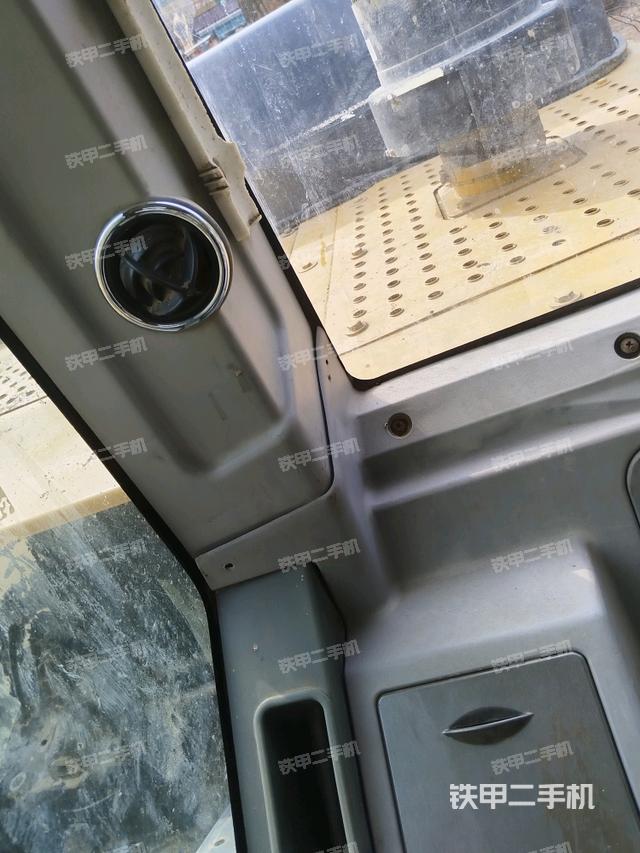 后窗玻璃角標(biāo)(駕駛室部分) 后窗玻璃角標(biāo)(駕駛室部分)