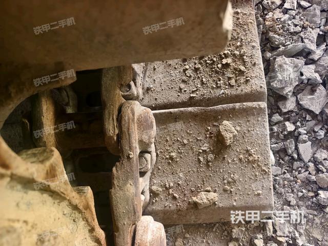 左側(cè)行走馬達(dá)蓋板(行走機(jī)構(gòu)) 左側(cè)行走馬達(dá)蓋板(行走機(jī)構(gòu))