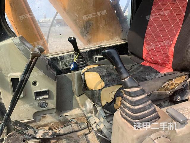 駕駛室整體（整機(jī)外觀）