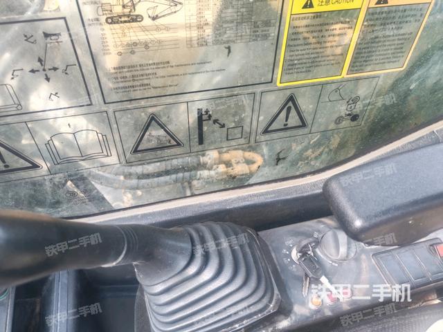 座椅右側(cè)控制臺(tái)/鑰匙門/油門/含右手柄（駕駛室部分）