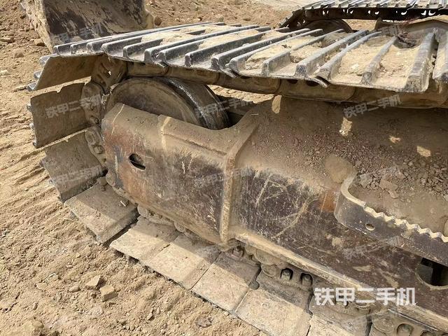 單側(cè)履帶整體（整機(jī)外觀）