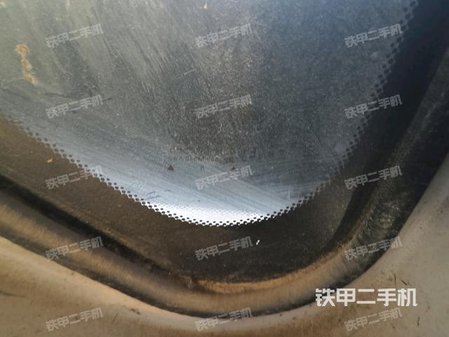 左后方玻璃角標(biāo)(駕駛室部分) 左后方玻璃角標(biāo)(駕駛室部分)