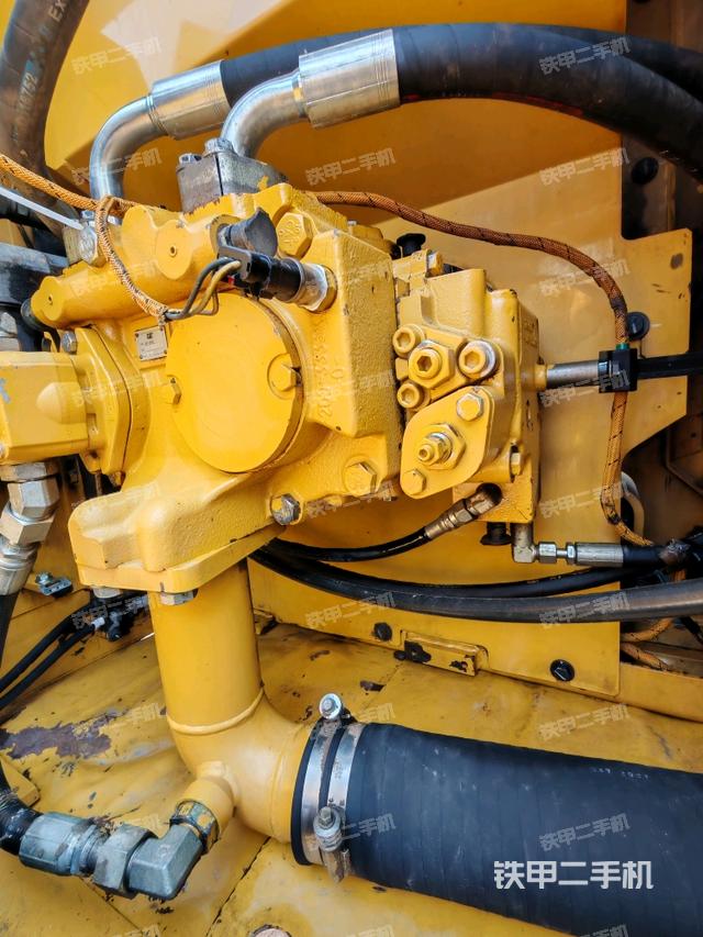 駕駛室整體（整機外觀）