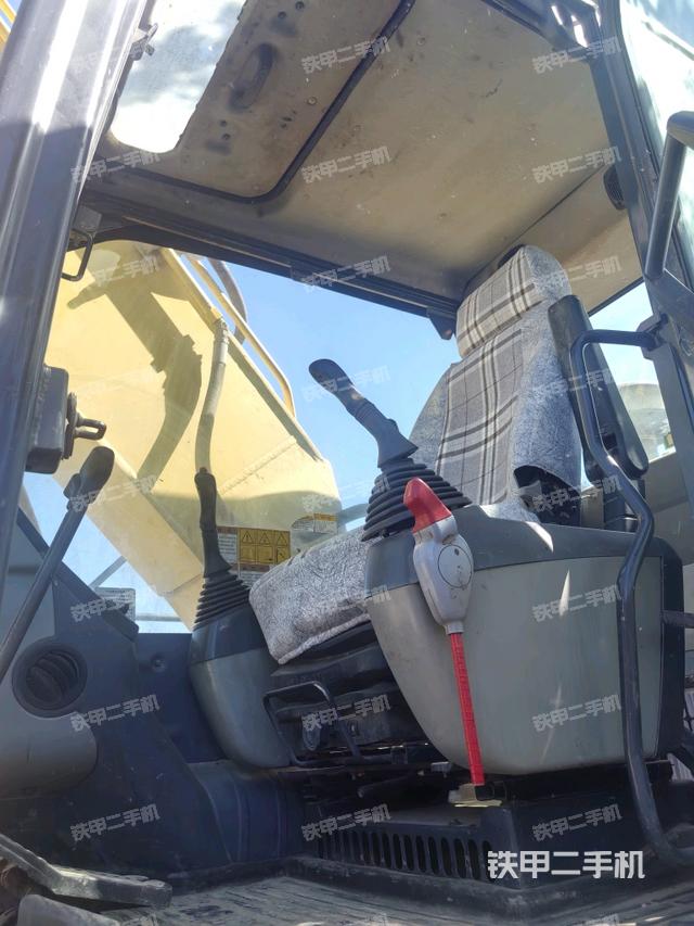 駕駛室整體（整機(jī)外觀）