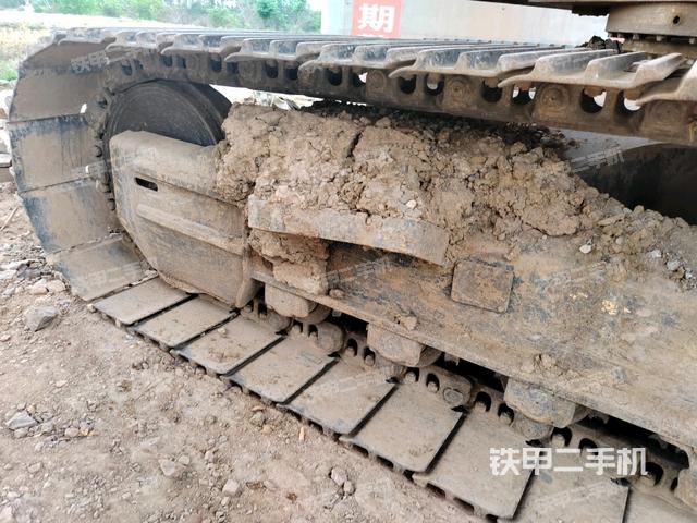 右驱动轮（行走机构）