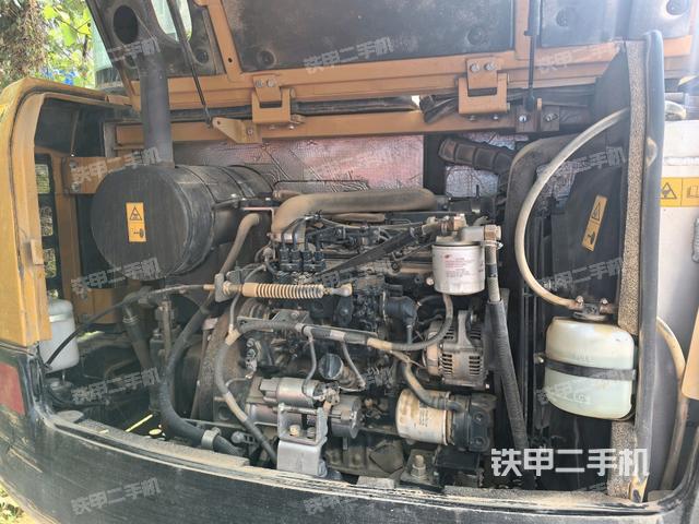 發(fā)動(dòng)機(jī)室（上車部件）