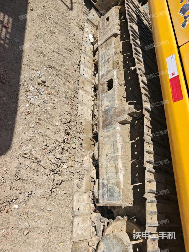 單側(cè)履帶整體（整機(jī)外觀）