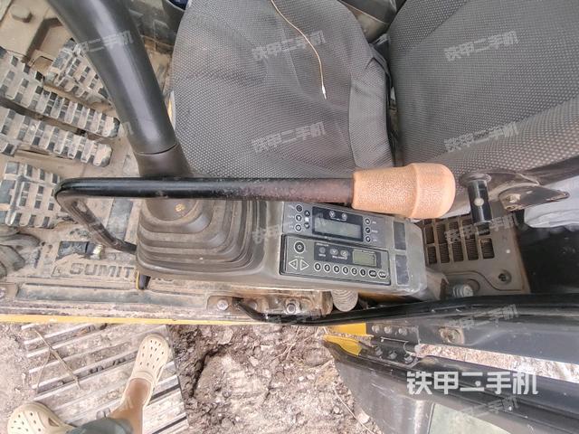 座椅右側(cè)控制臺(tái)/鑰匙門/油門/含右手柄(駕駛室部分) 座椅右側(cè)控制臺(tái)/鑰匙門/油門/含右手柄(駕駛室部分)