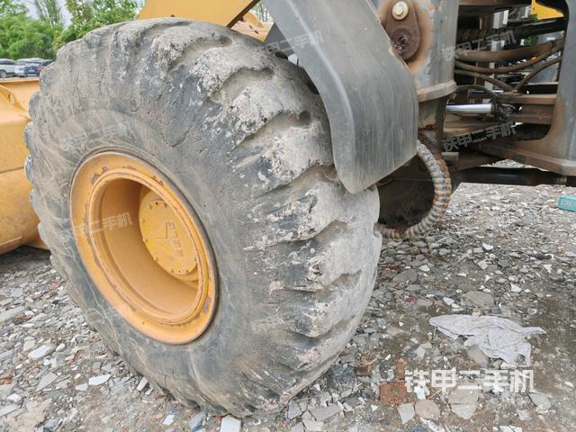 右前輪(行走機構(gòu)) 右前輪(行走機構(gòu))