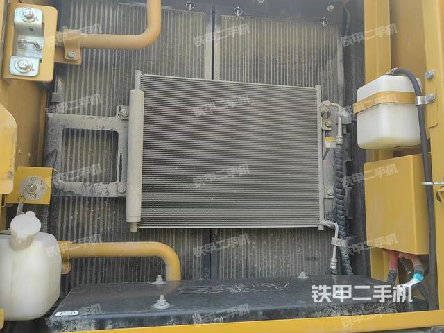 散熱器正面（大件艙室）