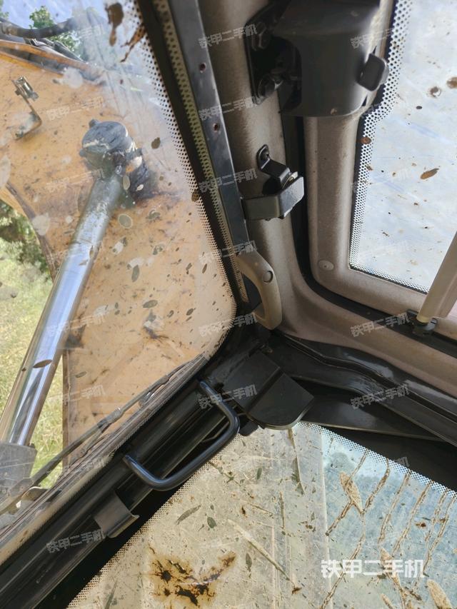 座椅左側(cè)控制臺/音響/含左手柄（駕駛室部分）